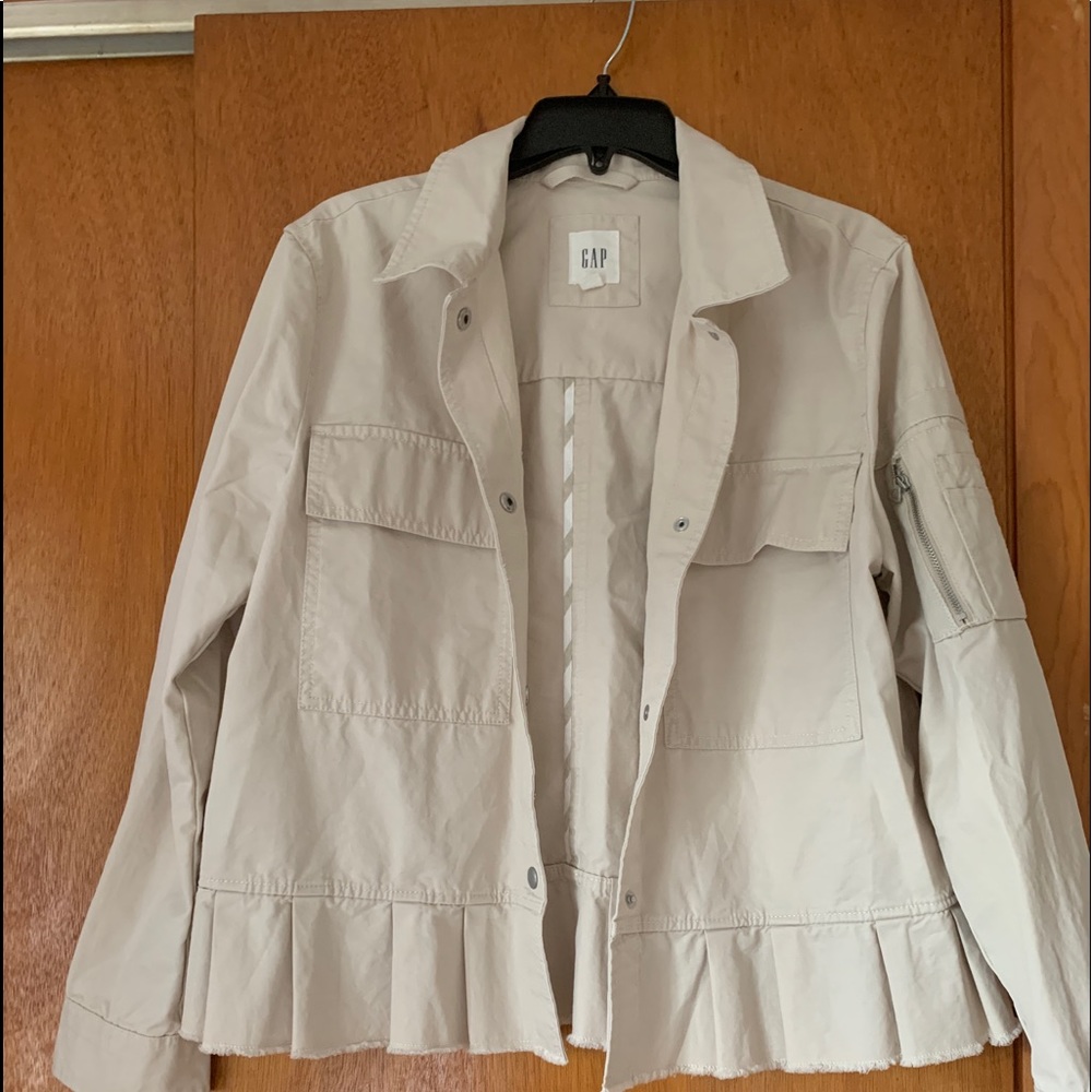 Gap spring jacket